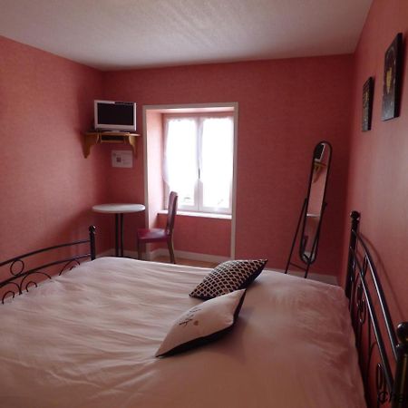 فندق Auberge Des Petits Saint-Igny-de-Vers المظهر الخارجي الصورة