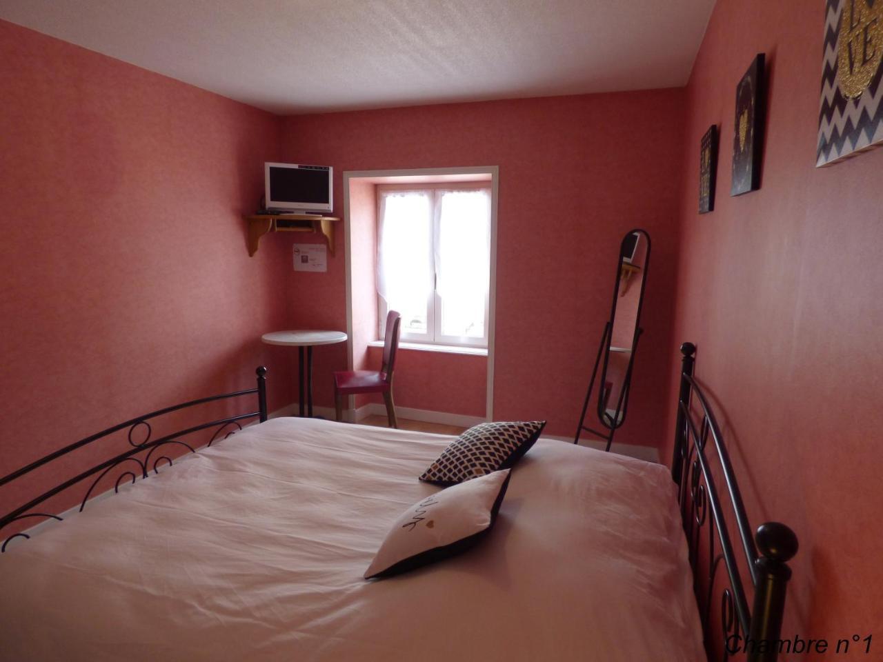 فندق Auberge Des Petits Saint-Igny-de-Vers المظهر الخارجي الصورة