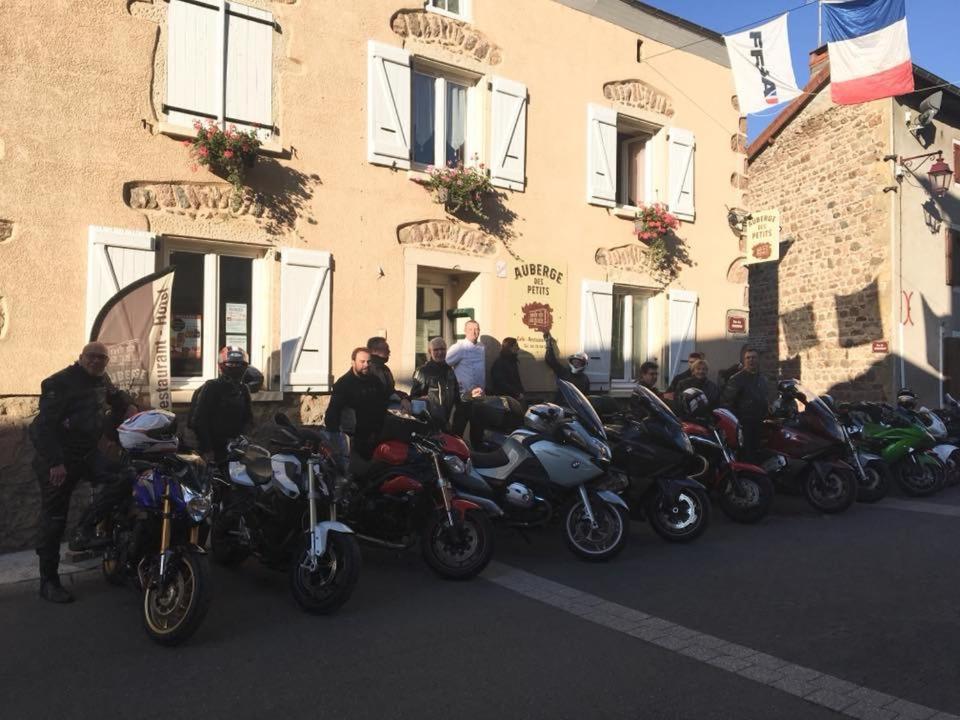 فندق Auberge Des Petits Saint-Igny-de-Vers المظهر الخارجي الصورة