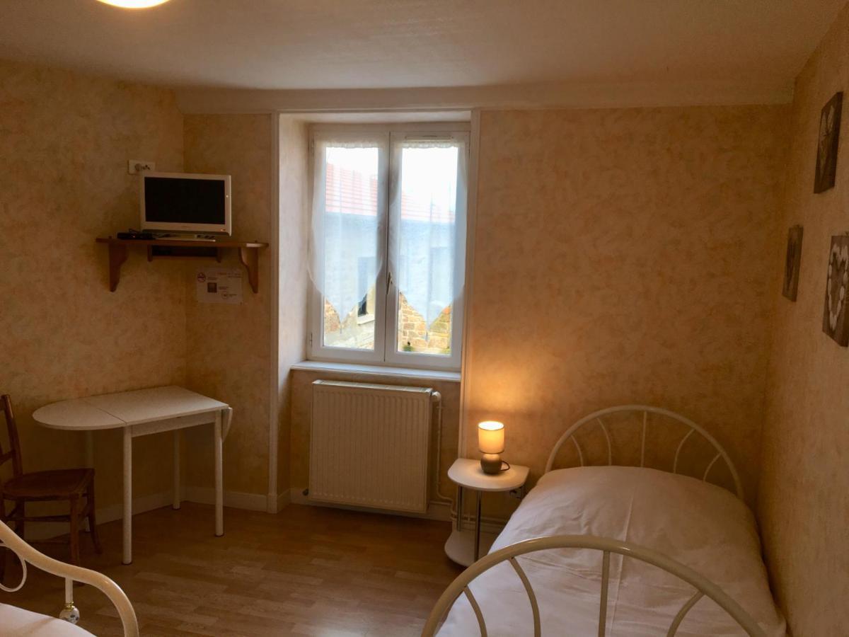 فندق Auberge Des Petits Saint-Igny-de-Vers المظهر الخارجي الصورة